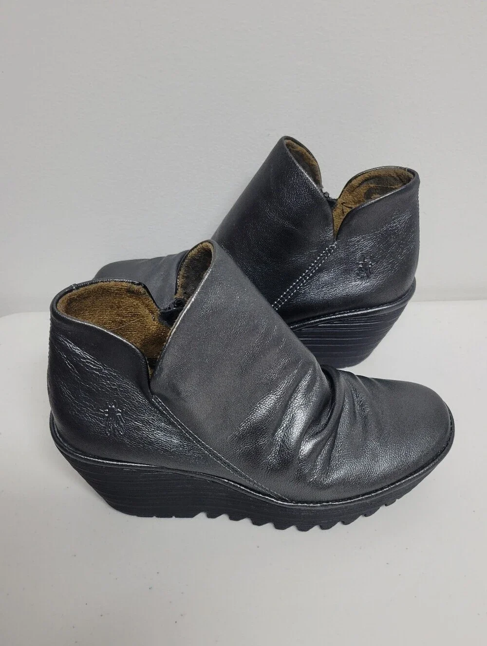 Fly London NWOT Yip  Leather Ankle Boots Size 37.